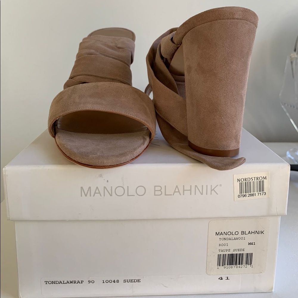 Manolo Blahnik Tondalawrap tan suede 90mm sandals